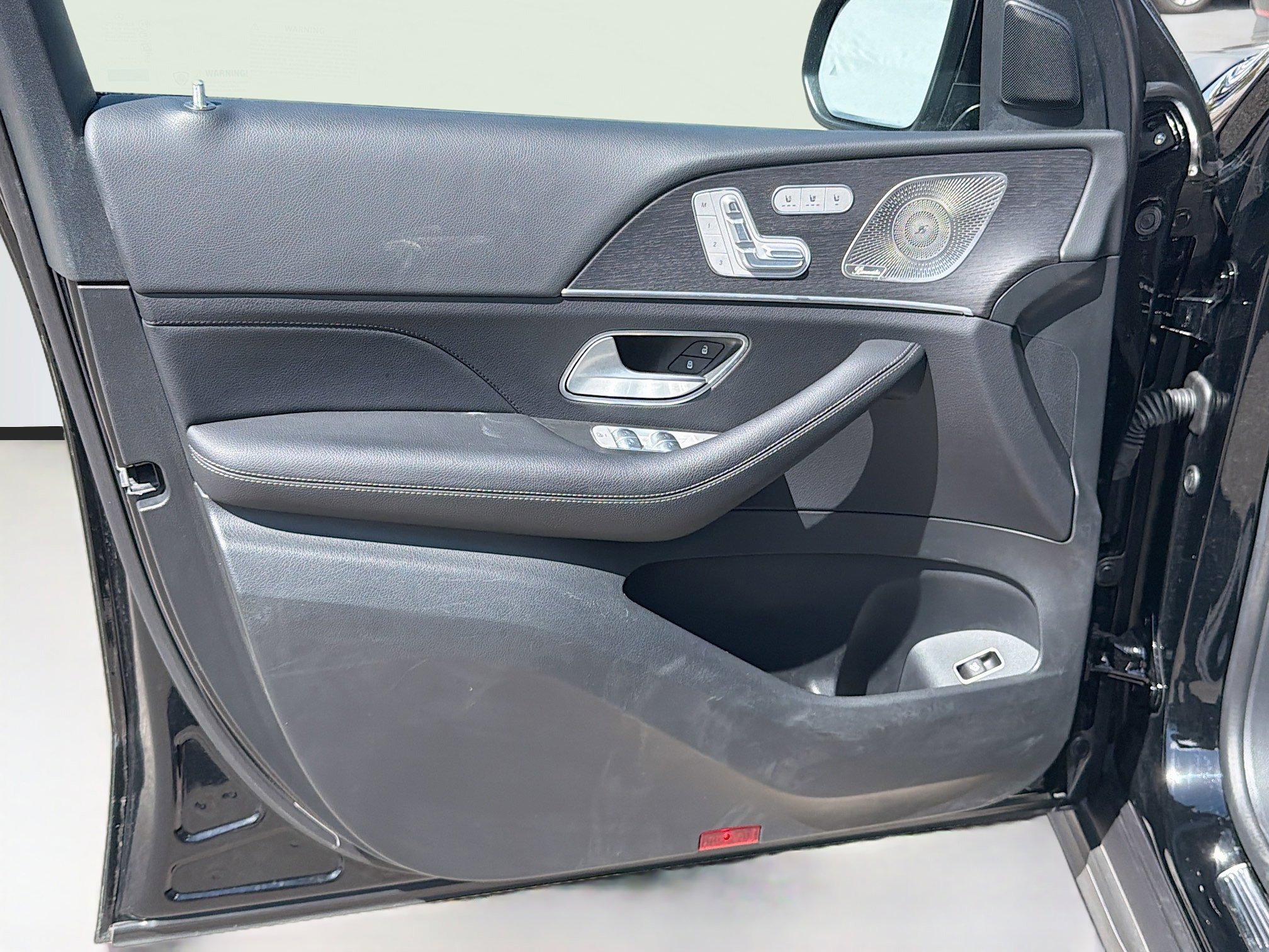 Used 2025 Mercedes-Benz GLS 450 4MATIC image 24