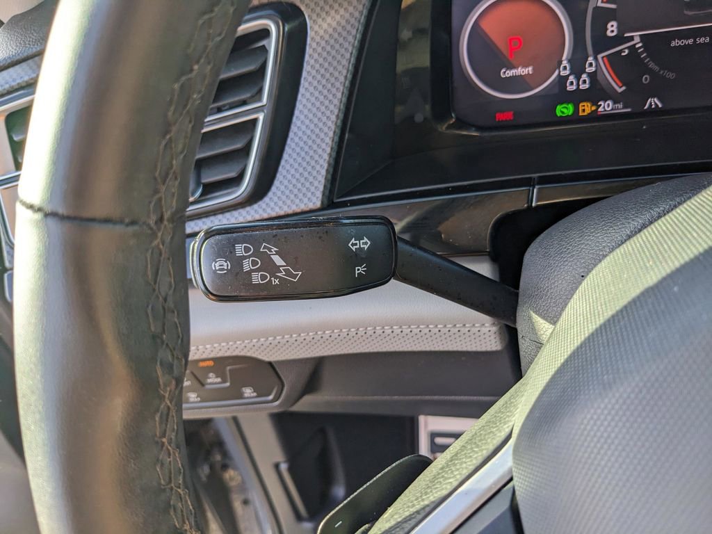 Certified 2025 Volkswagen Atlas Peak Edition SE AWD/4WD image 30