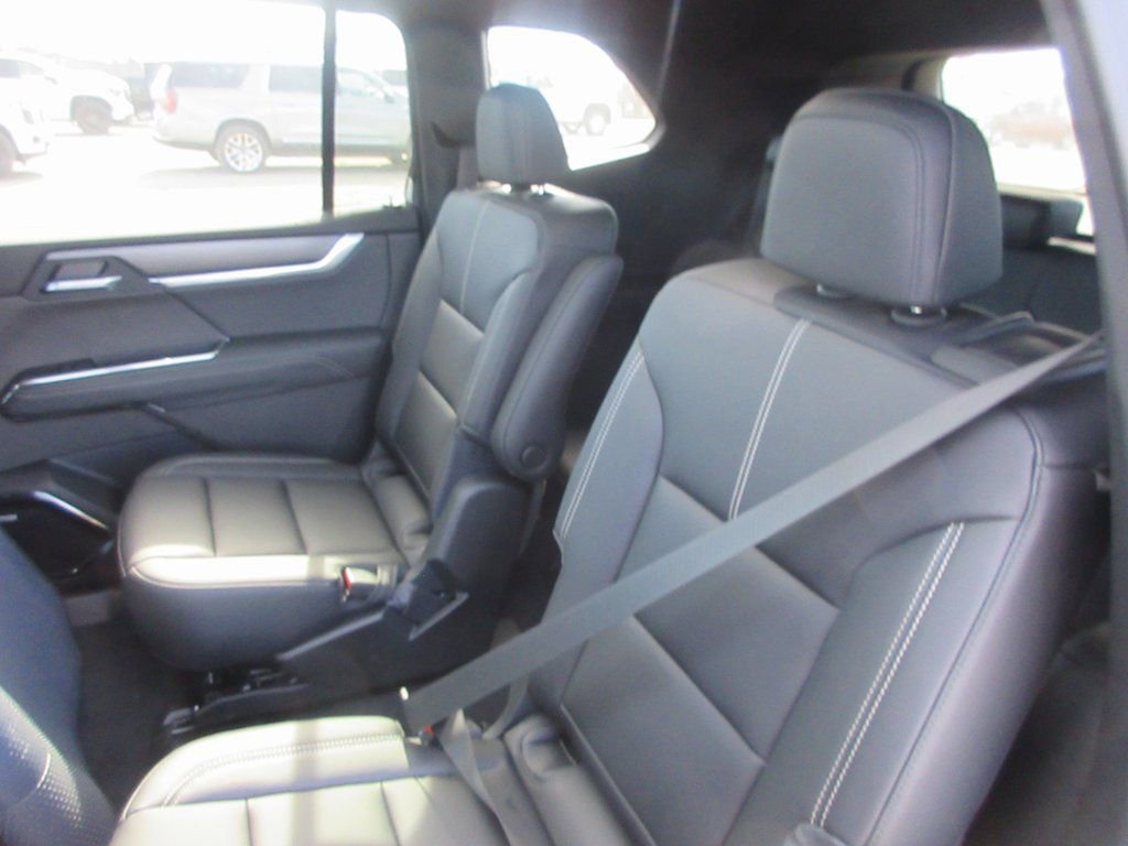 New 2026 GMC Acadia Elevation w/ Black Edition image 14