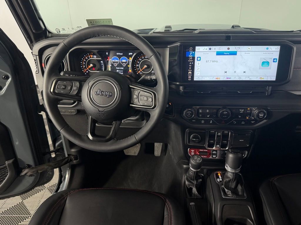 Used 2025 Jeep Gladiator Rubicon AWD/4WD image 14