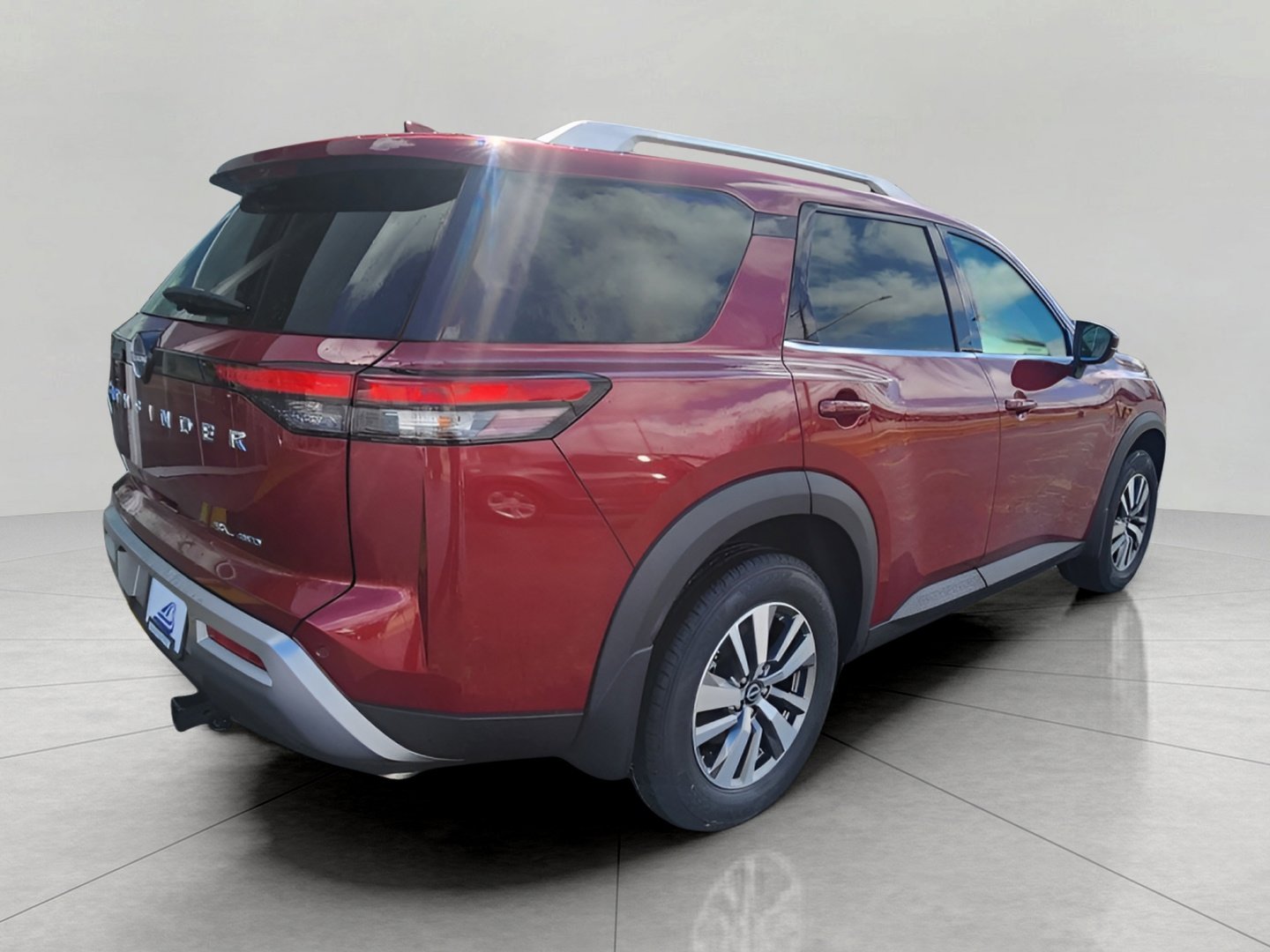 Used 2022 Nissan Pathfinder SL AWD/4WD image 7