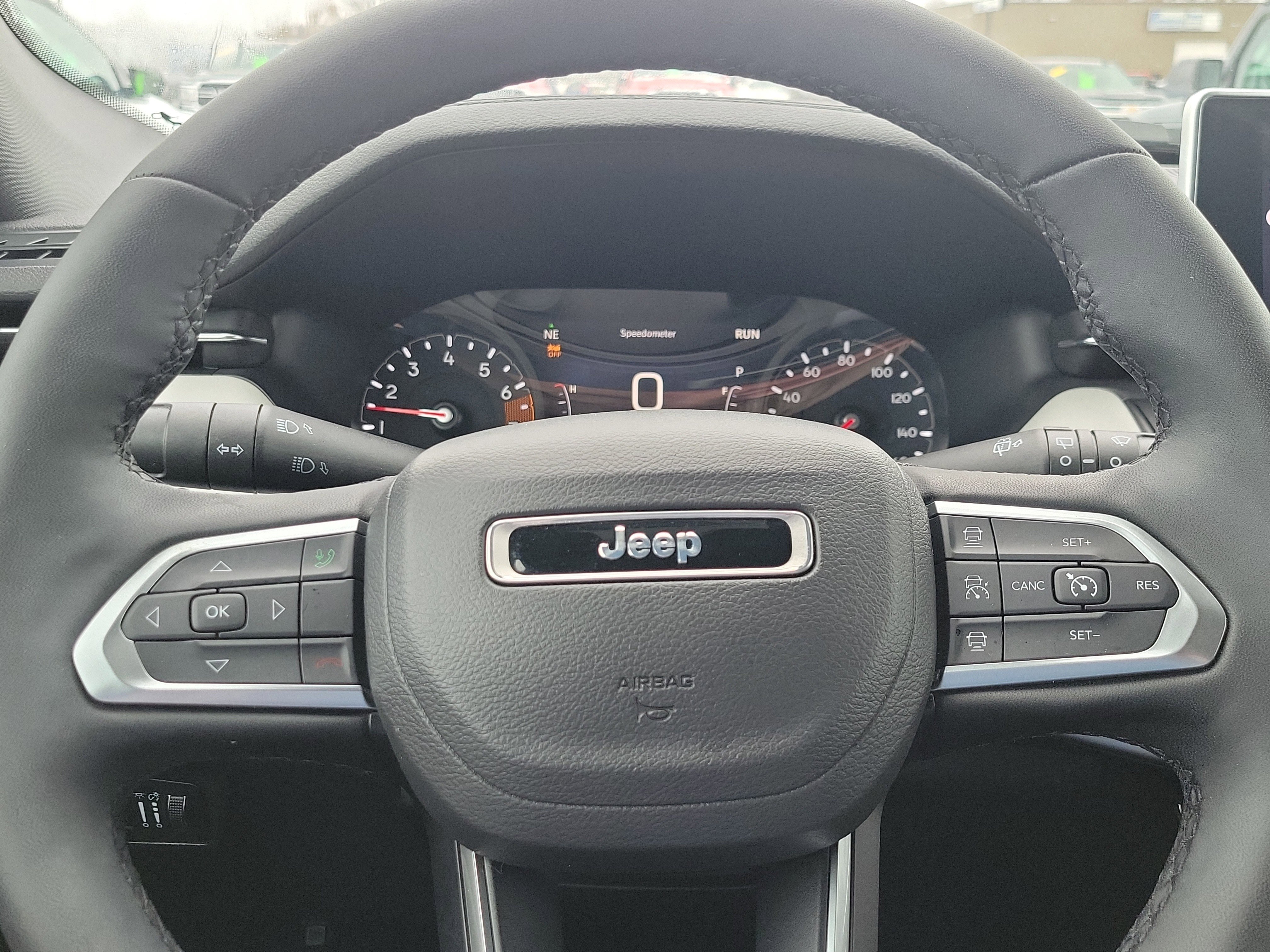 Used 2024 Jeep Compass Limited image 10