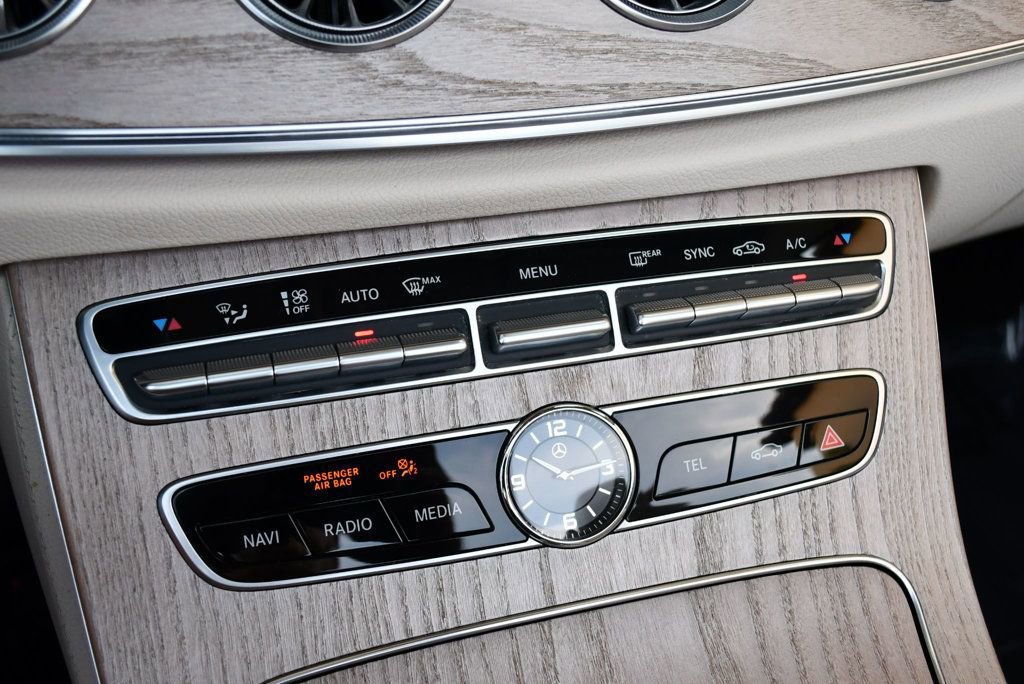 Used 2020 Mercedes-Benz E 450 4MATIC Cabriolet image 76