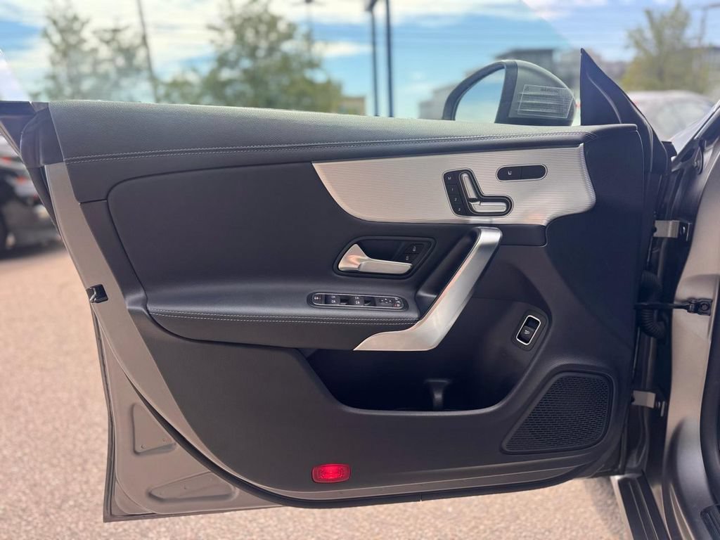 Used 2022 Mercedes-Benz CLA 250 4MATIC w/ Premium Package image 13