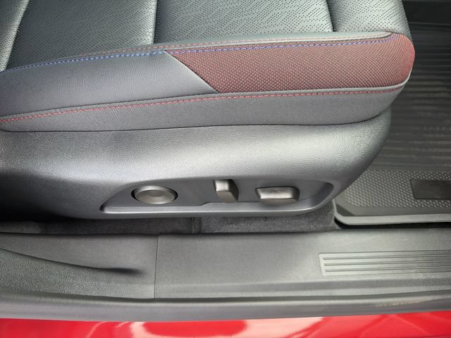 New 2026 Chevrolet Equinox RS w/ Convenience Package III FWD image 19