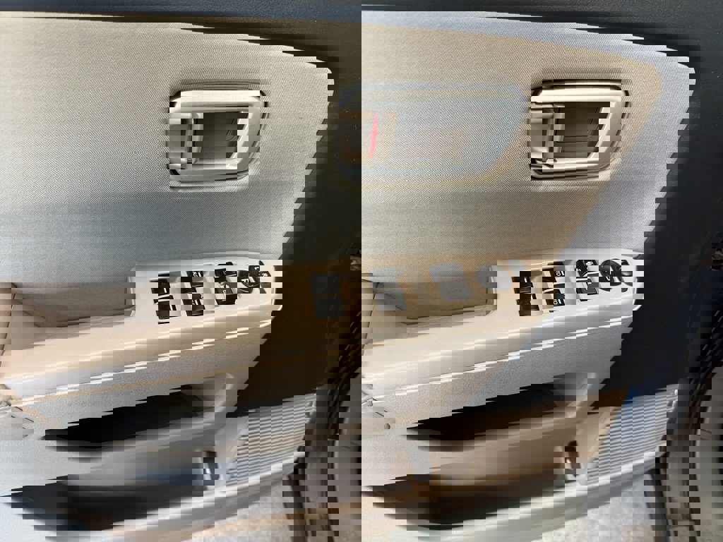 Used 2015 Honda Pilot LX image 9