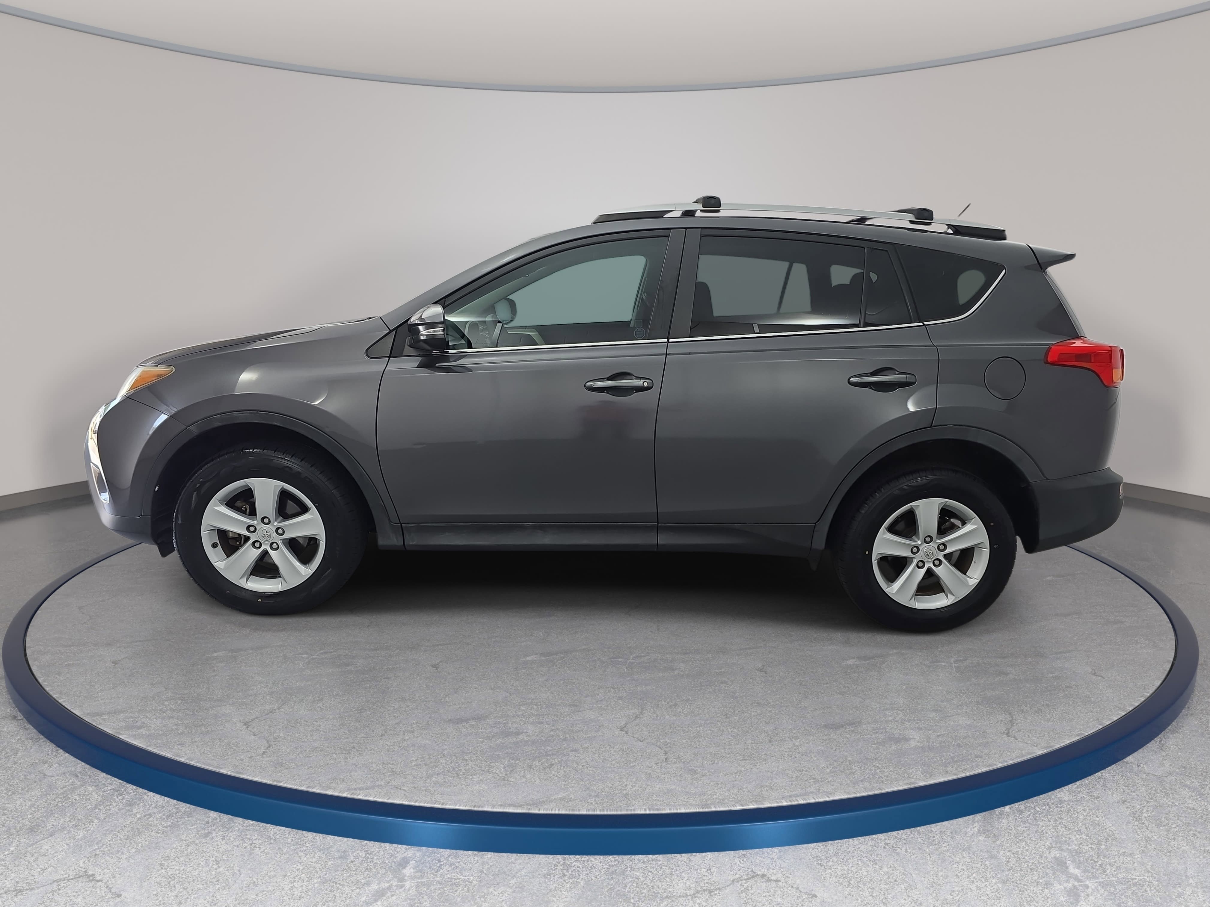 Used 2013 Toyota RAV4 XLE FWD image 8