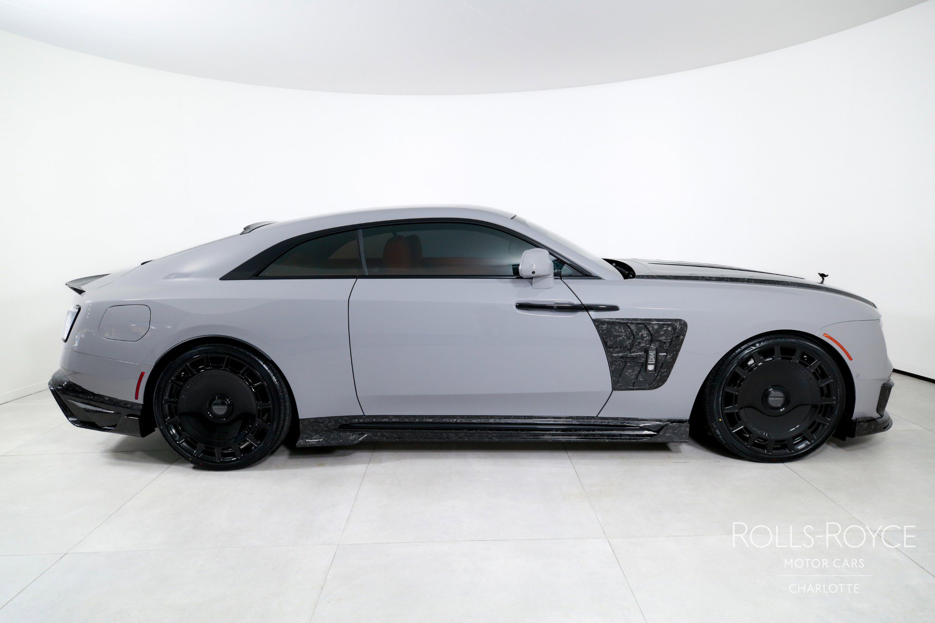 Used 2025 Rolls-Royce Spectre Black Badge w/ Spectre Enhancement Package image 10