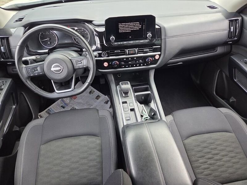 Used 2024 Nissan Pathfinder SV FWD image 10