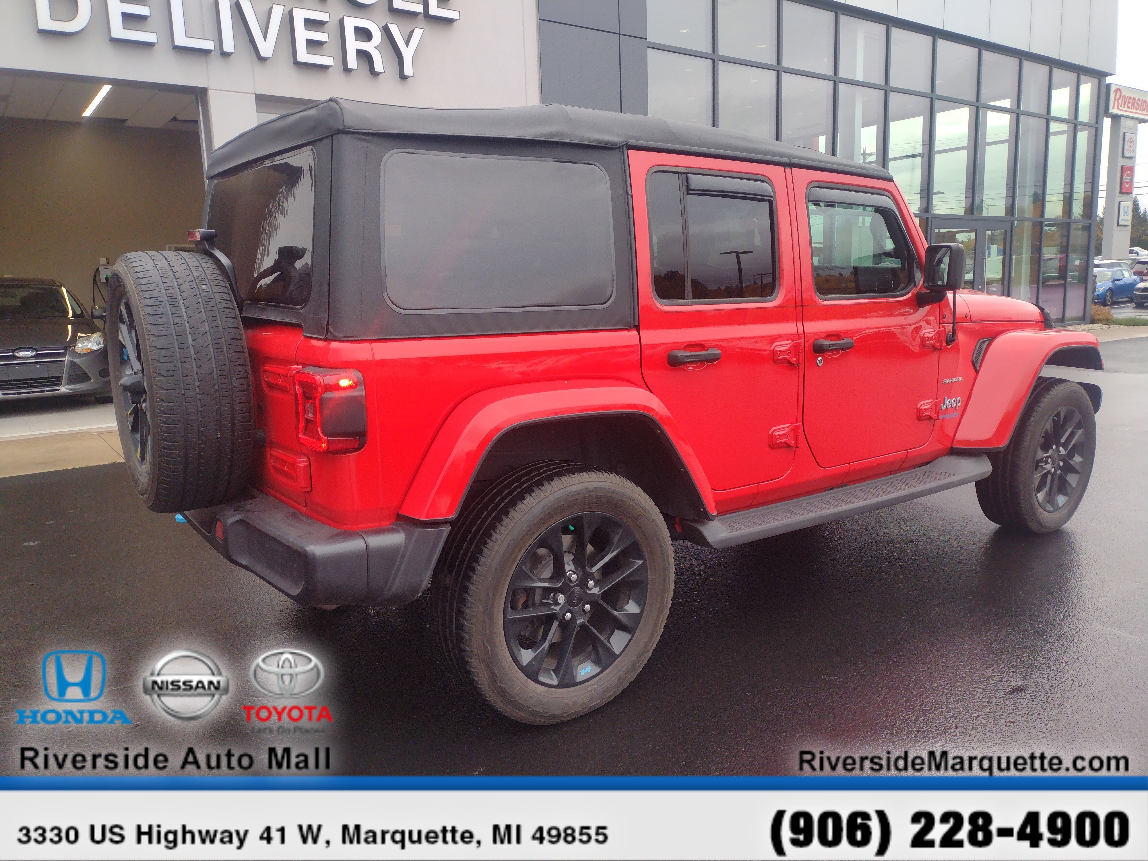 Used 2022 Jeep Wrangler Unlimited Sahara image 9