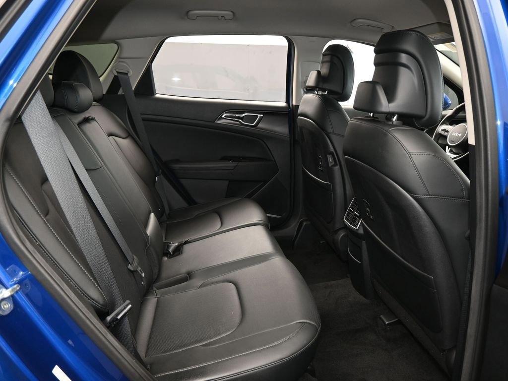 Used 2023 Kia Sportage EX image 40