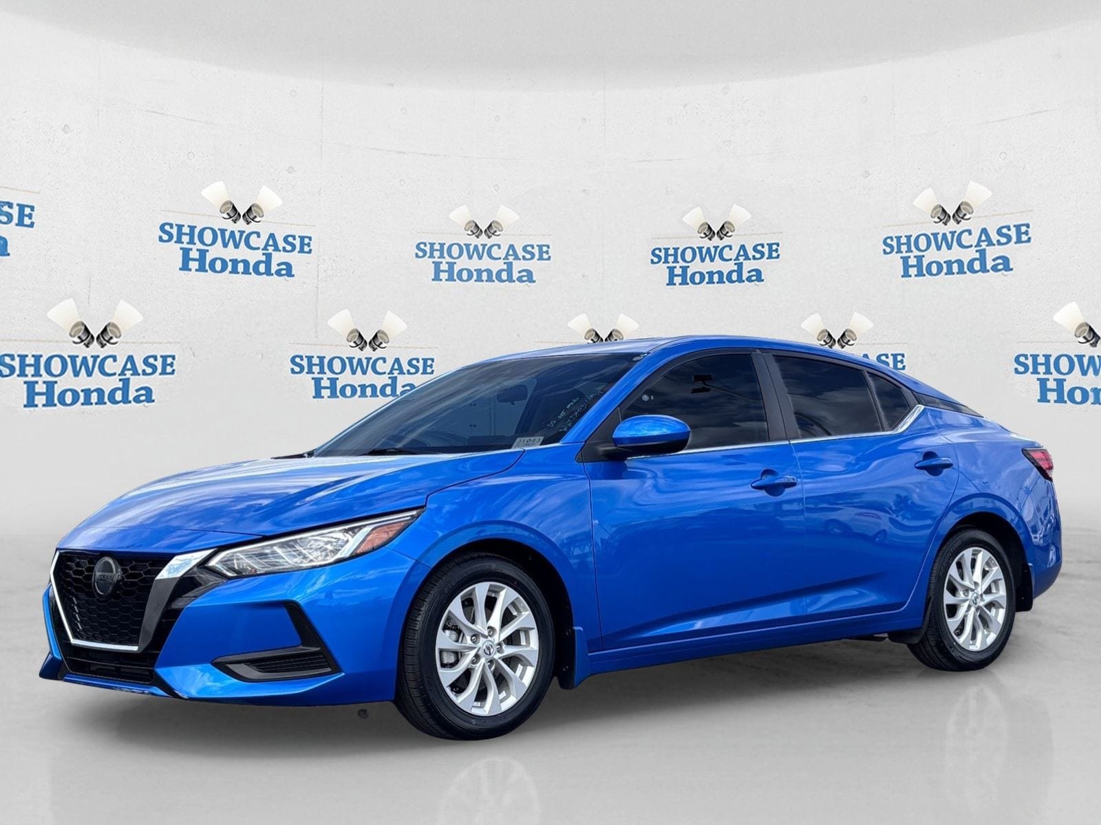 Used 2023 Nissan Sentra SV w/ SV Premium Package FWD image 2