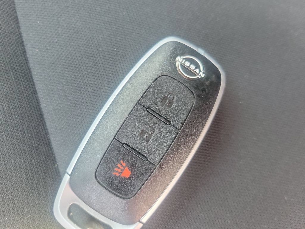 Used 2024 Nissan Rogue S FWD image 33