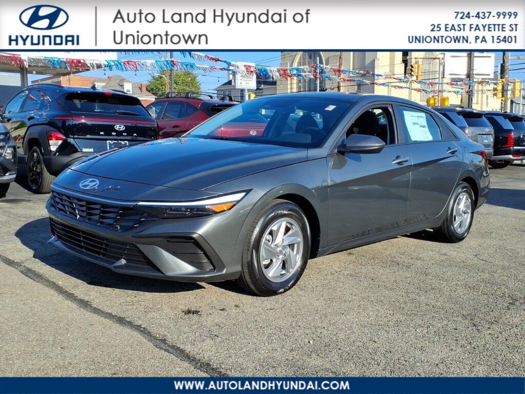 New 2026 Hyundai Elantra SE FWD image 1