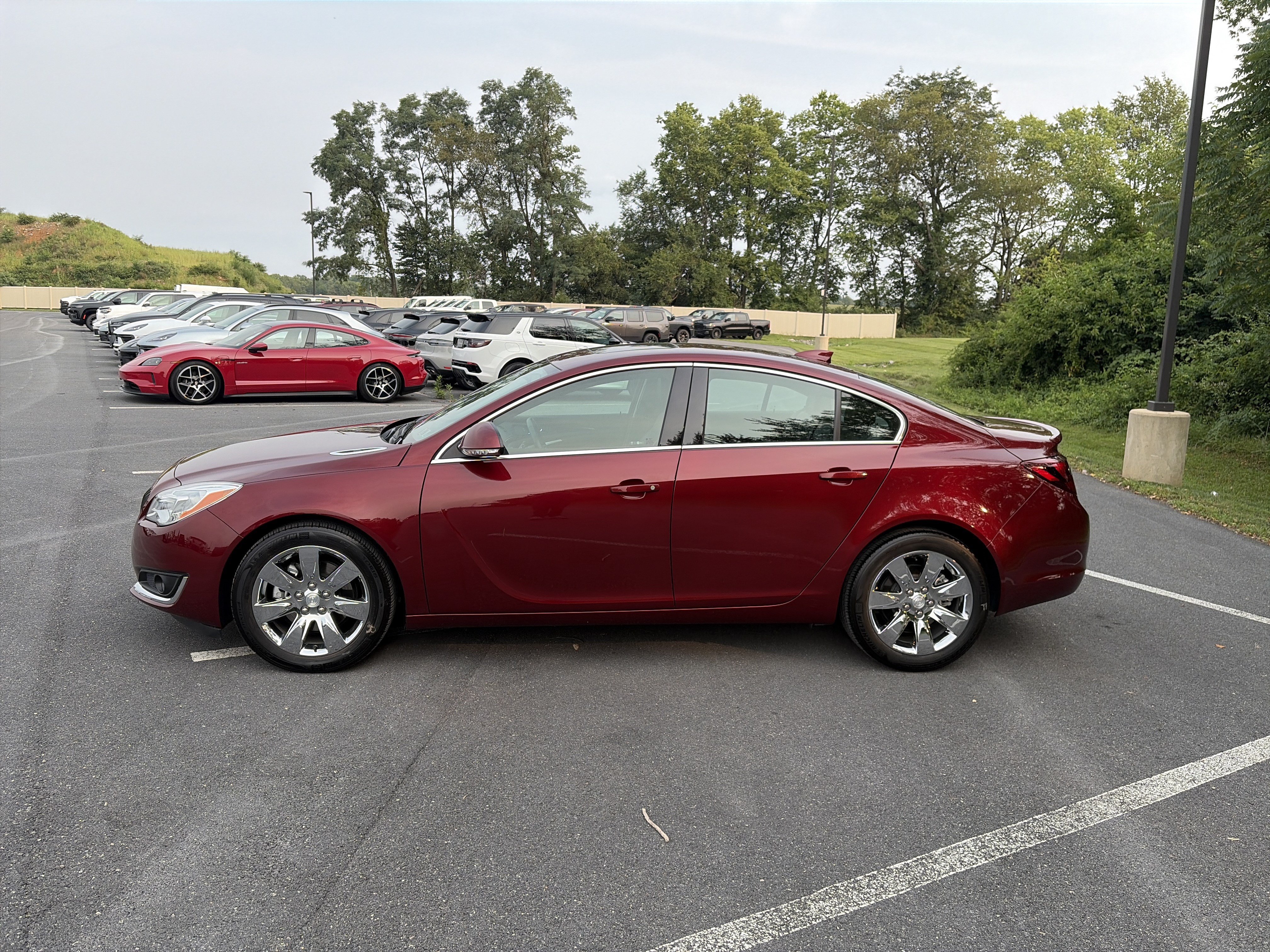 Used 2017 Buick Regal Sport Touring FWD image 8