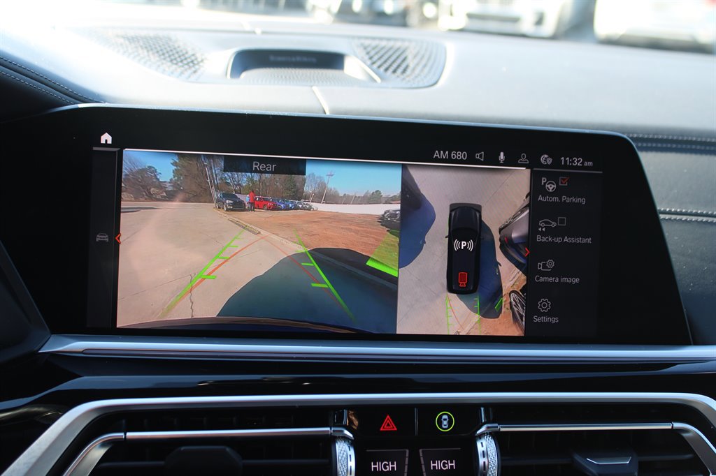 Used 2021 BMW X7 M50i w/ Dynamic Handling Package image 25