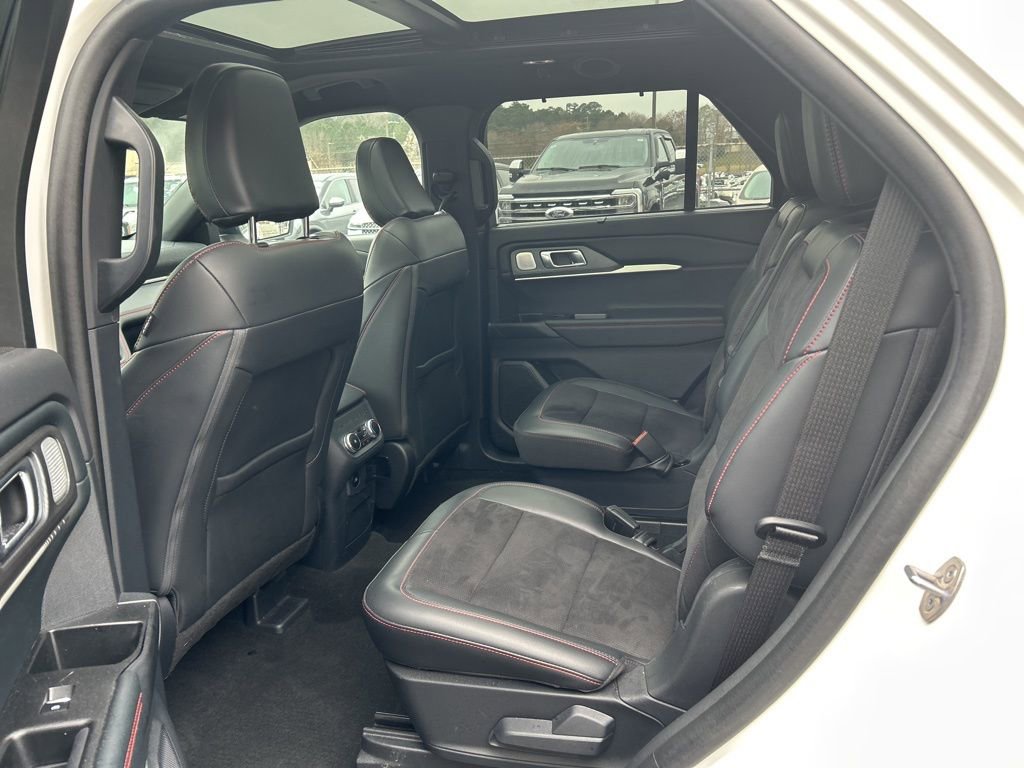 Used 2025 Ford Explorer ST AWD/4WD image 40