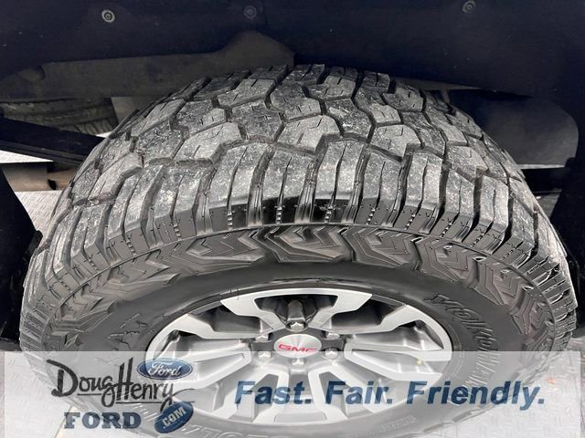 Used 2023 GMC Sierra 1500 AT4 w/ Technology Package AWD/4WD image 14