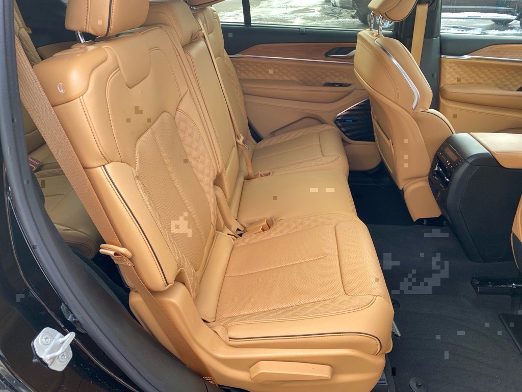 Used 2024 Jeep Grand Cherokee L Summit image 25