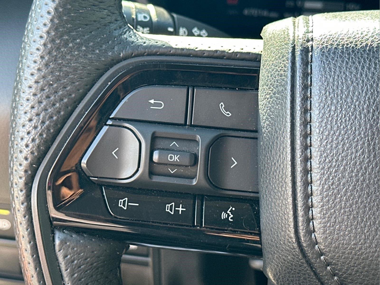 Used 2023 Toyota Sequoia TRD Pro AWD/4WD image 27
