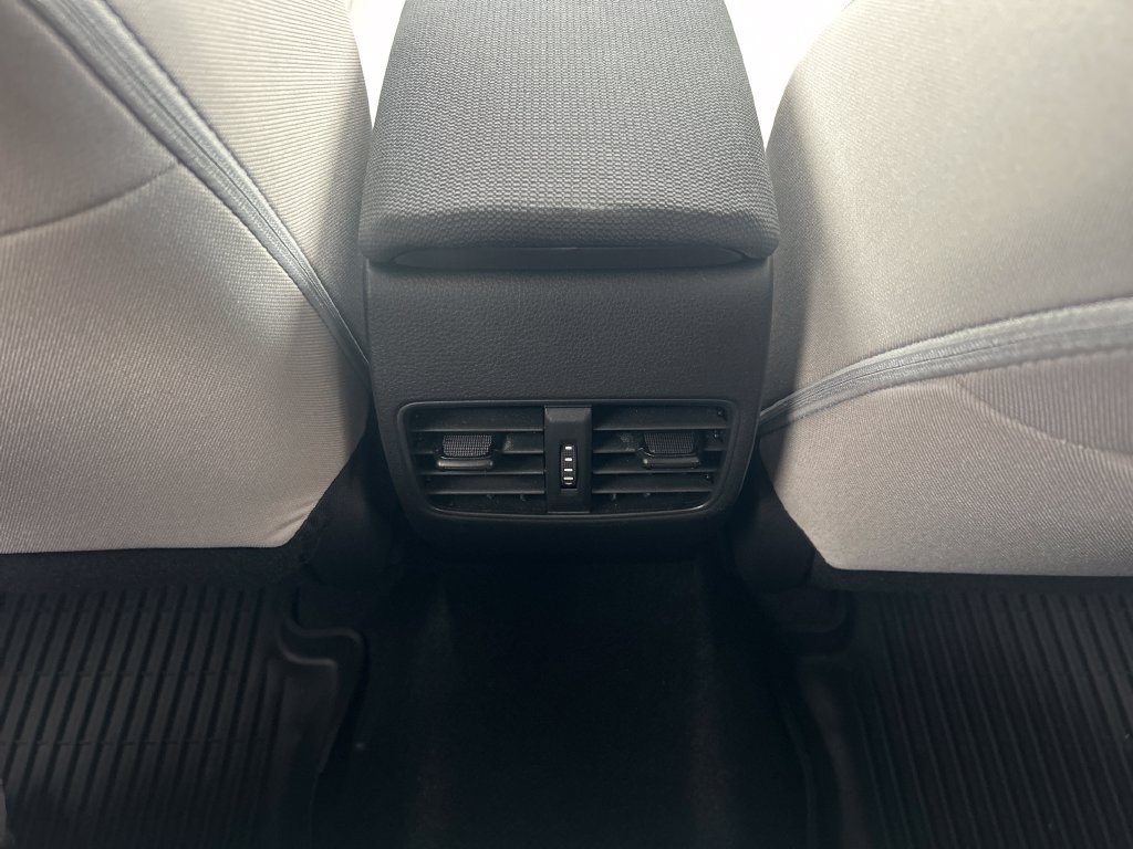 Used 2024 Toyota Corolla Cross L AWD/4WD image 27