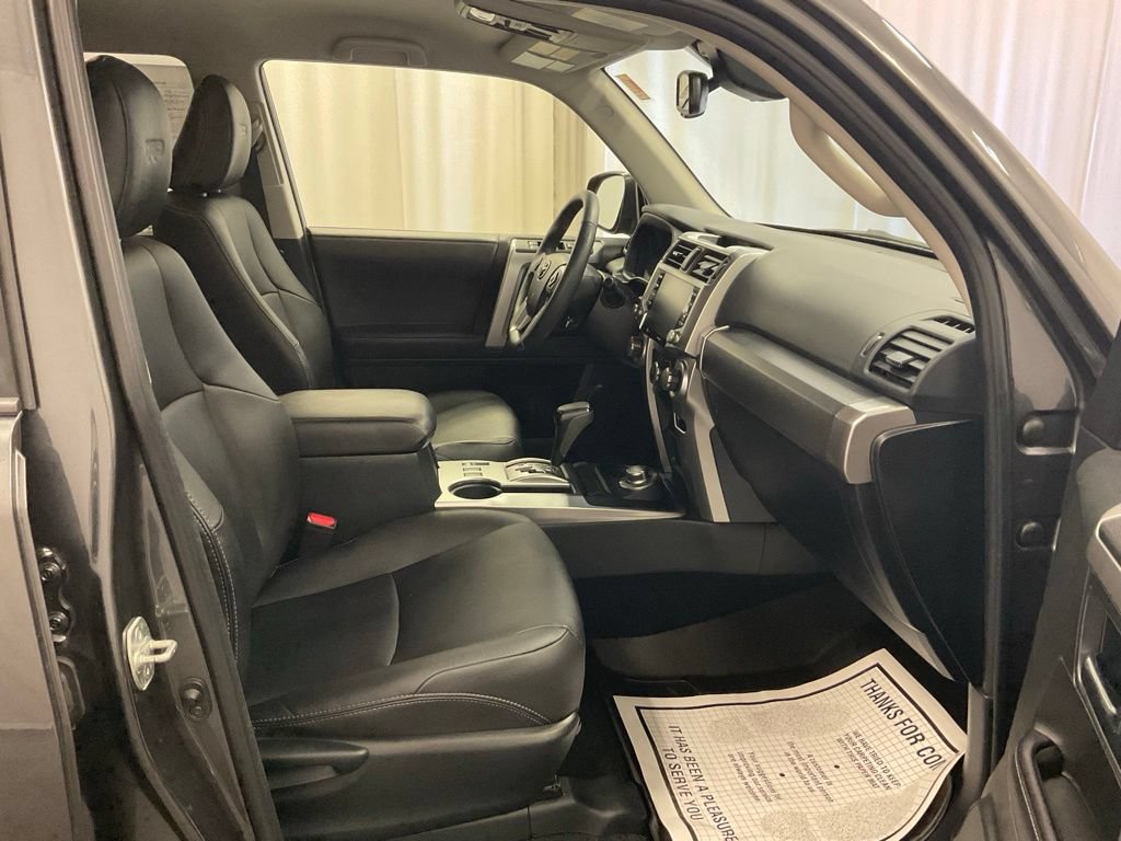 Used 2022 Toyota 4Runner TRD Sport AWD/4WD image 14