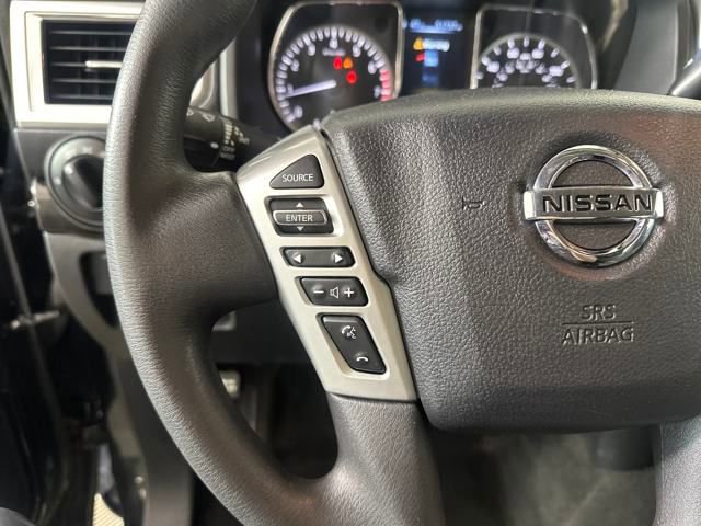 Used 2018 Nissan Titan SV image 15