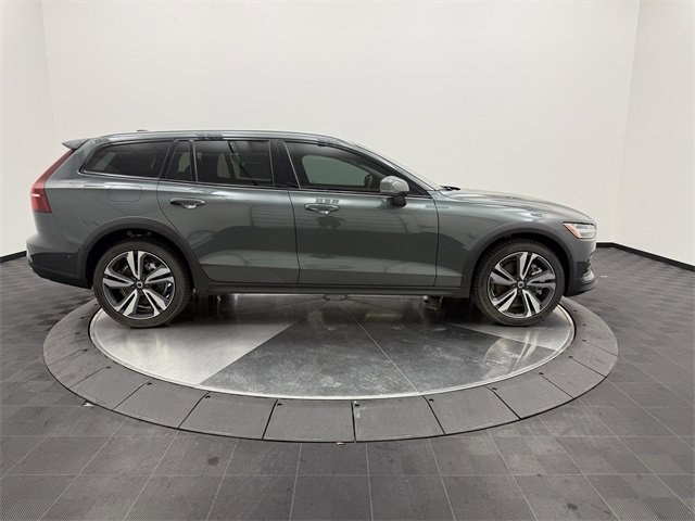 New 2026 Volvo V60 B5 Cross Country Plus w/ Protection Package Premier image 10