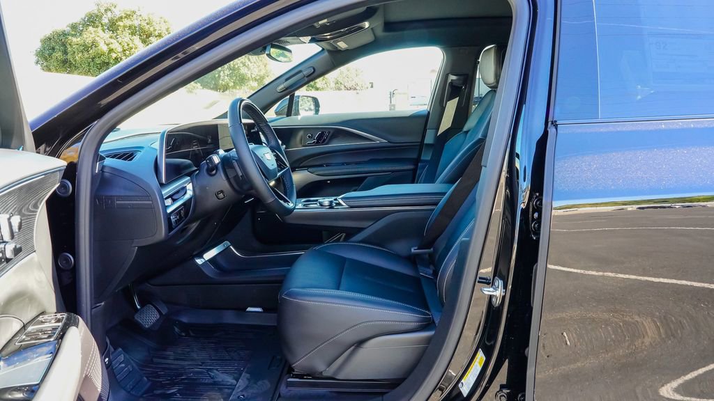 New 2026 Cadillac Lyriq Luxury image 13