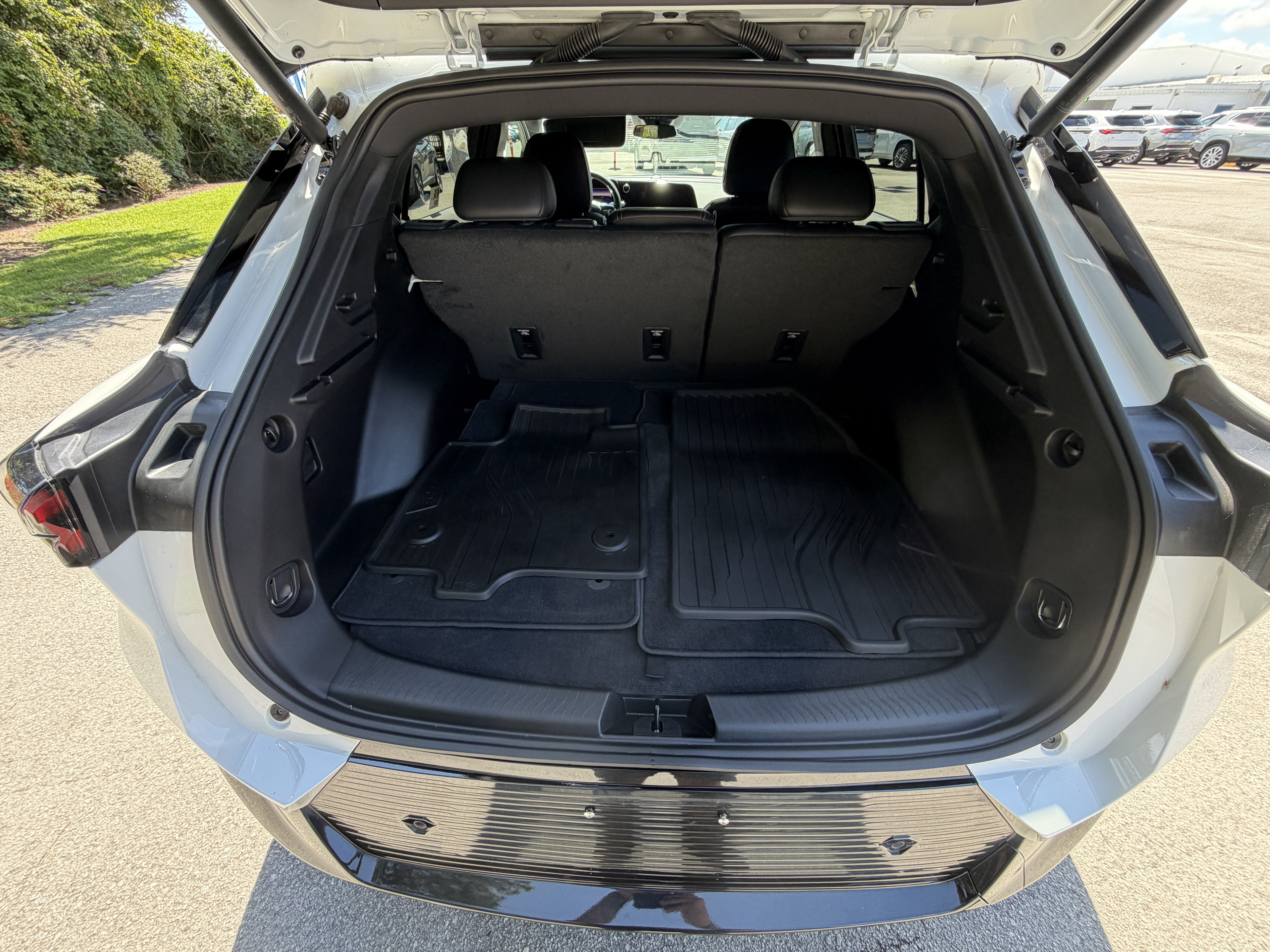 Used 2024 Chevrolet Equinox EV LT FWD image 5
