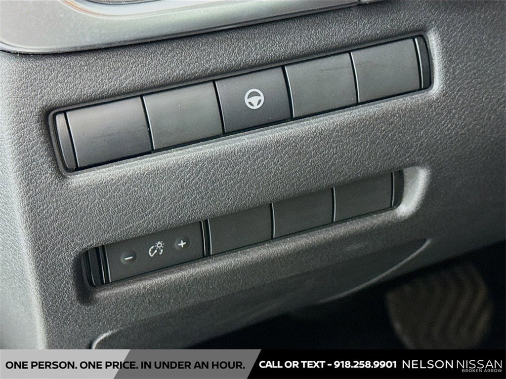 Certified 2023 Nissan Rogue SV image 10