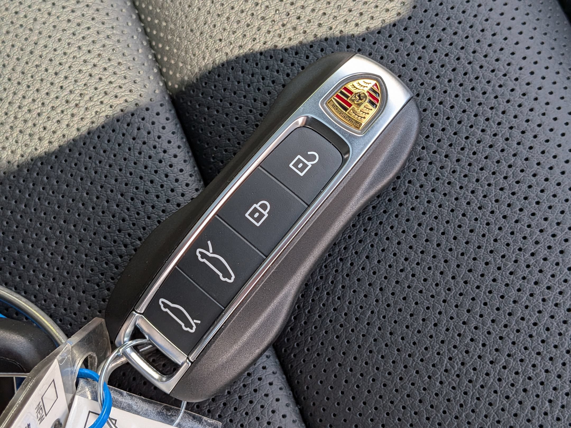 New 2026 Porsche Taycan 4S AWD/4WD image 40