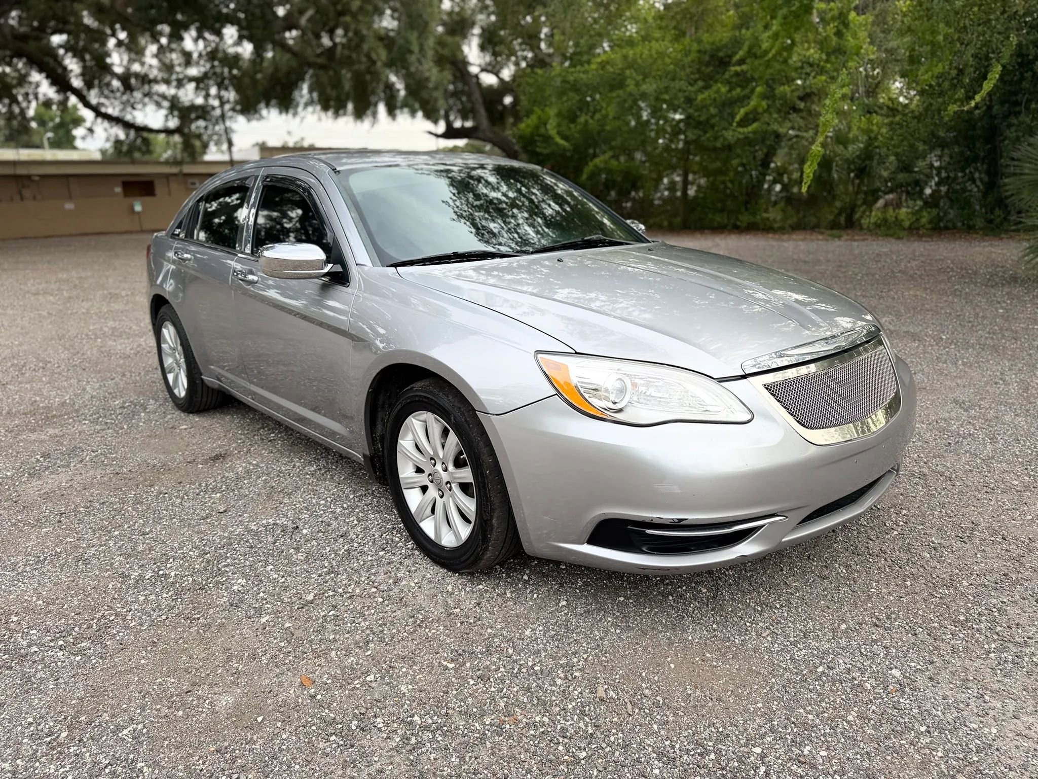 Used 2013 Chrysler 200 Touring FWD image 2