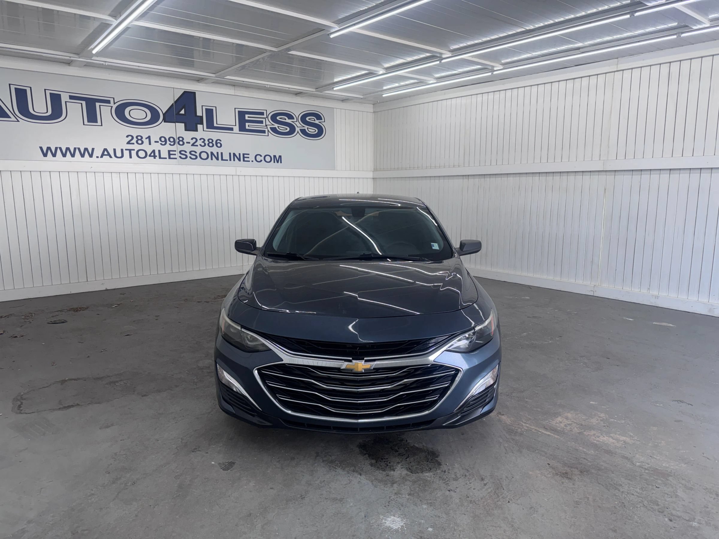 Used 2019 Chevrolet Malibu LS FWD image 2