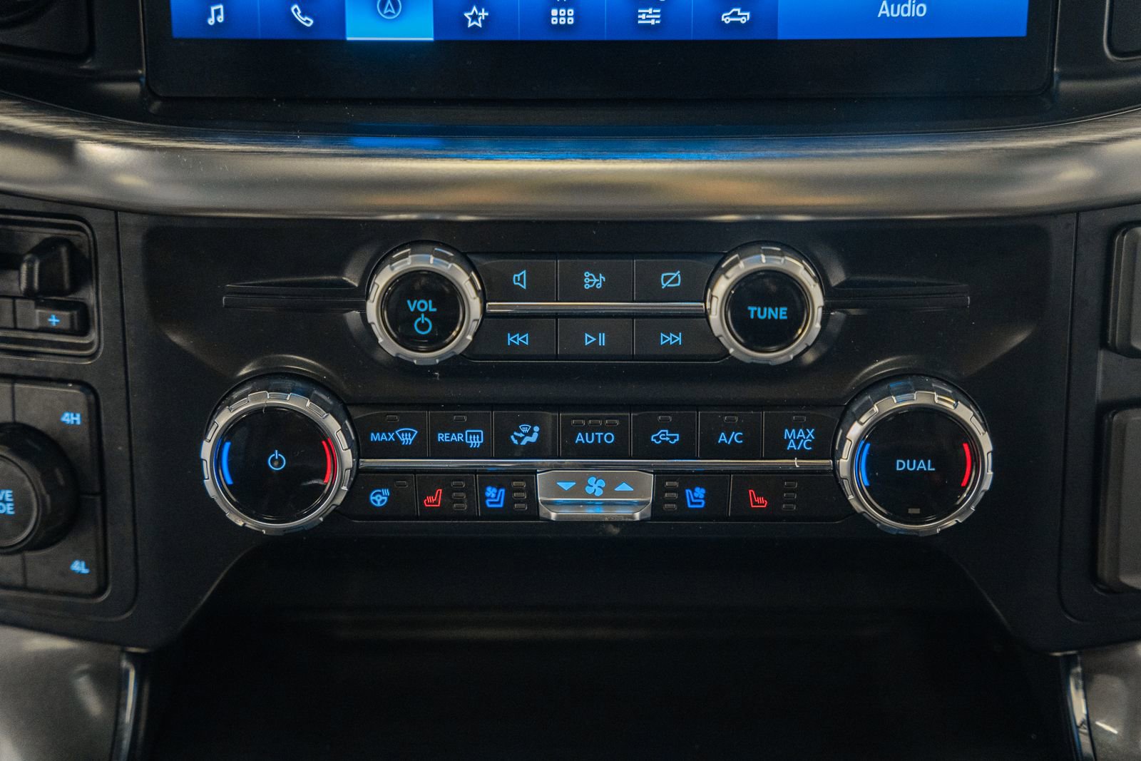 Certified 2023 Ford F150 Lariat w/ Equipment Group 502A High image 30