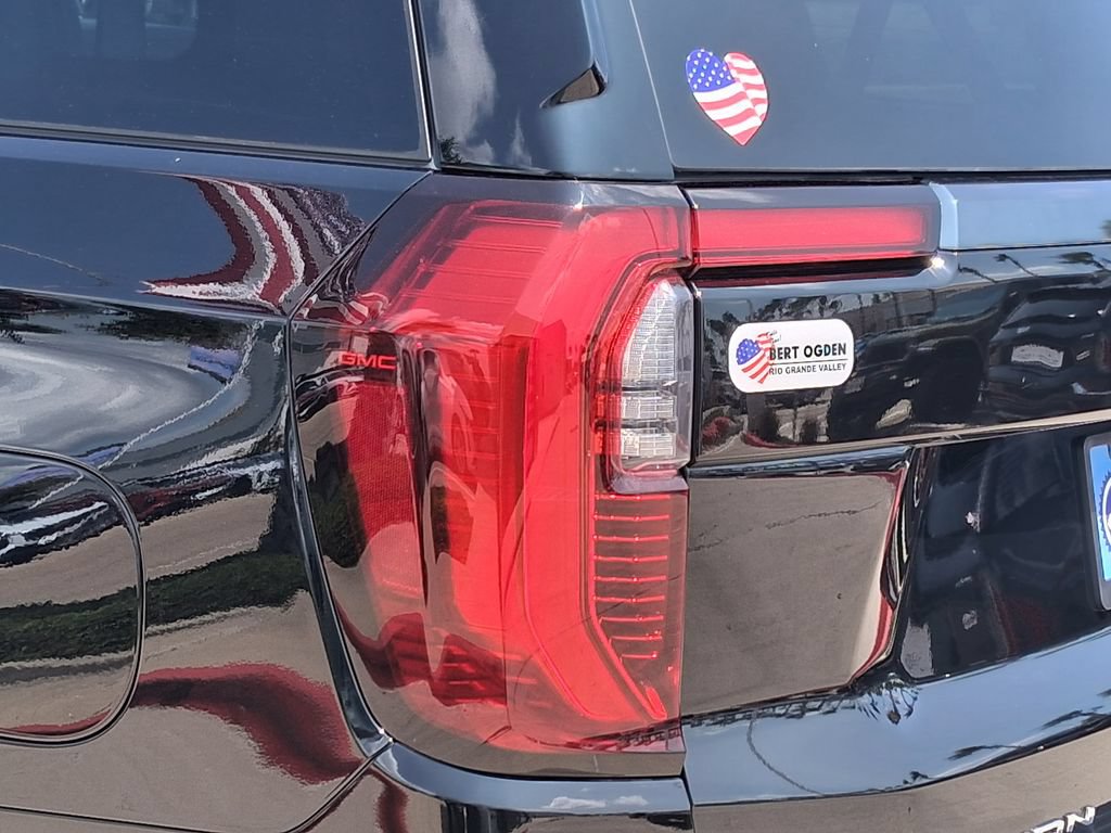 Used 2026 GMC Yukon Denali Ultimate AWD/4WD image 9