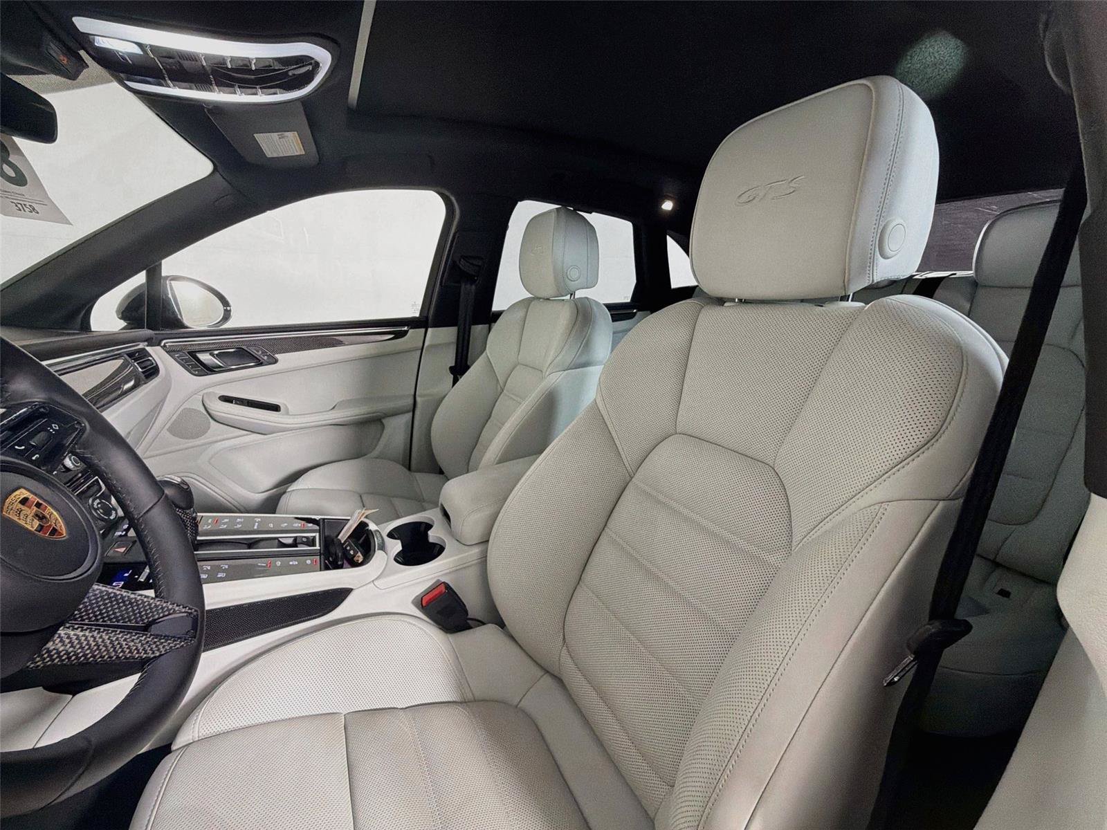 Certified 2026 Porsche Macan GTS AWD/4WD image 5