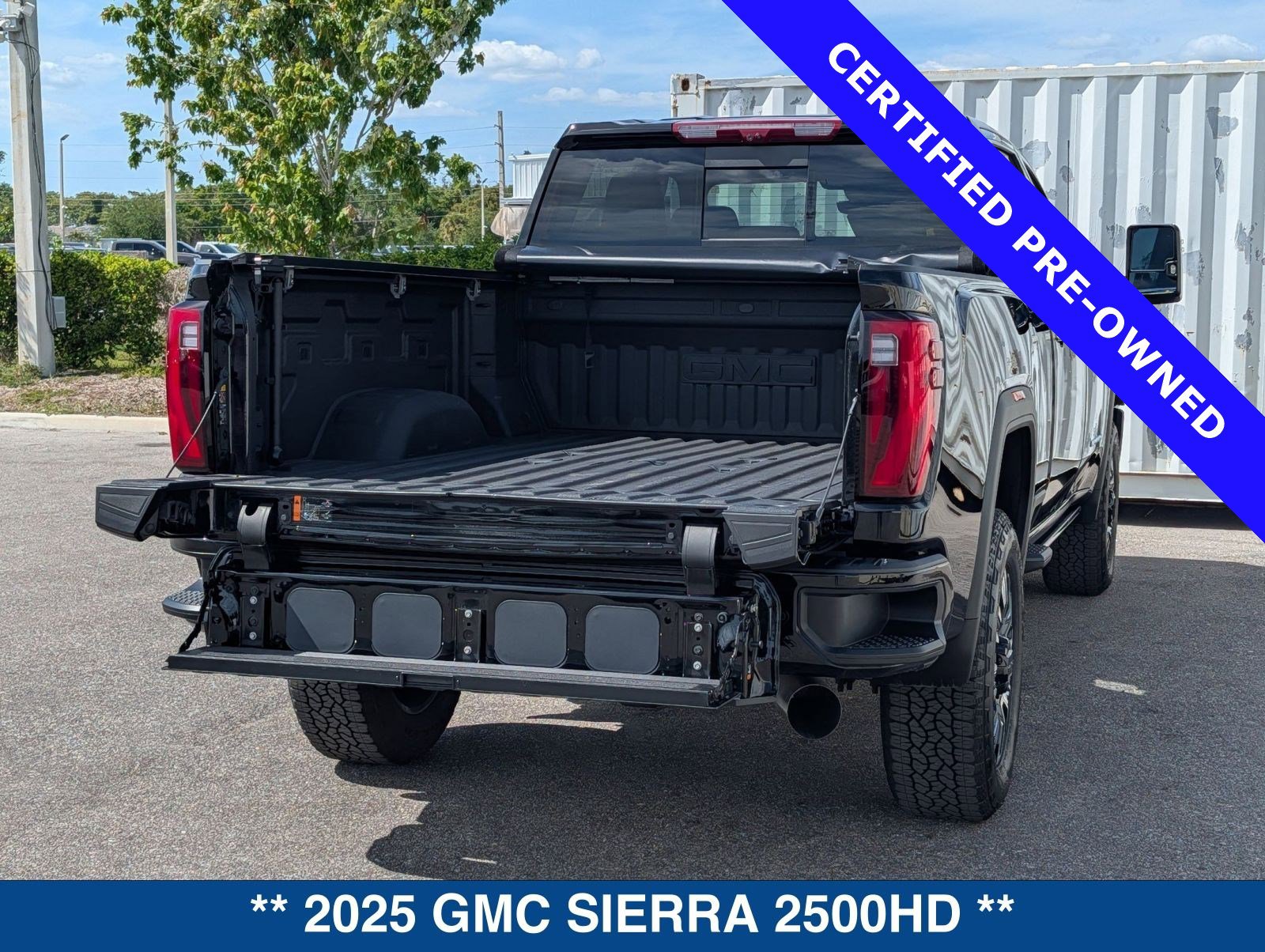 Used 2025 GMC Sierra 2500 Denali w/ Denali Reserve Package AWD/4WD image 13
