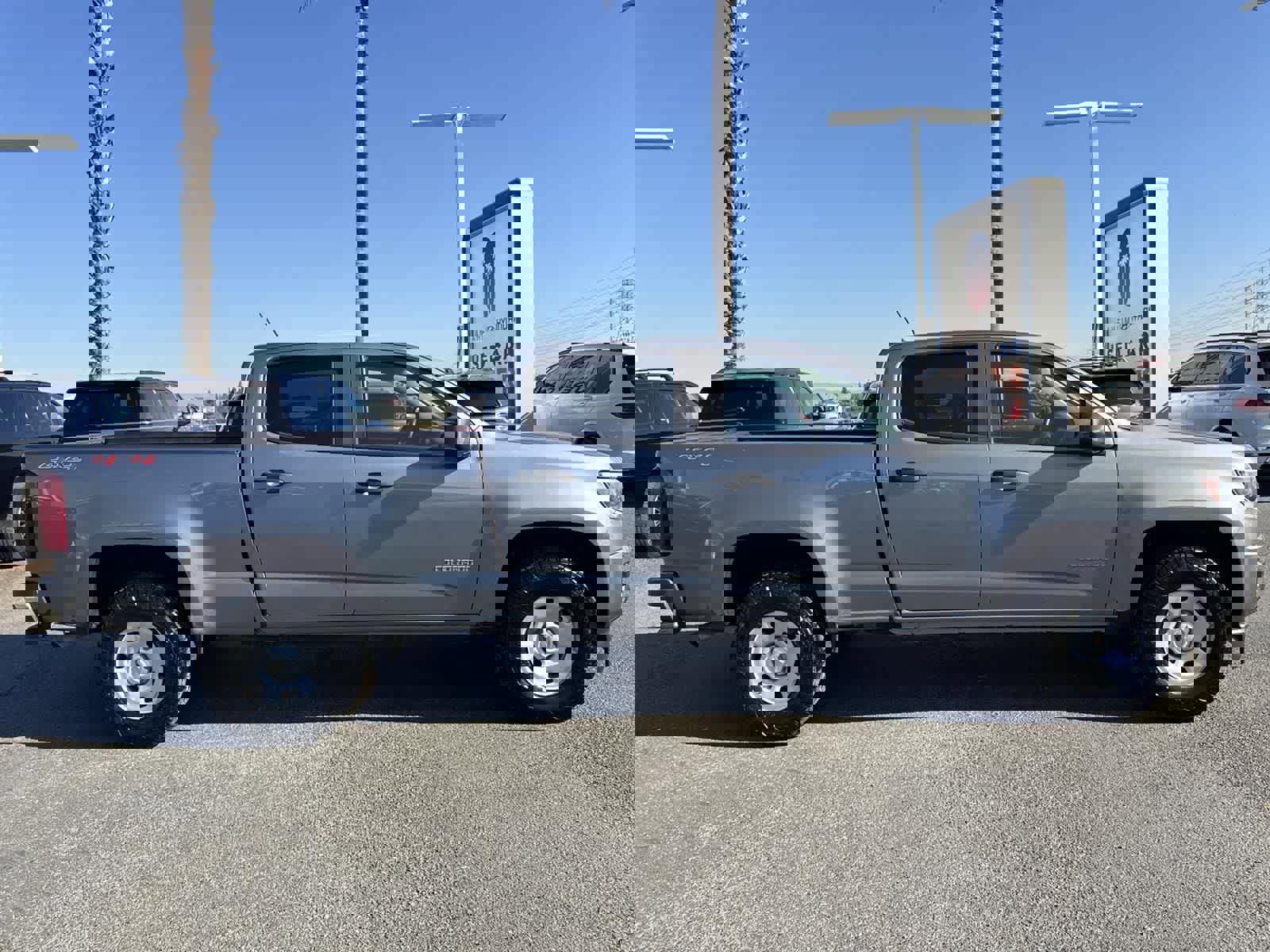 Used 2018 Chevrolet Colorado W/T w/ WT Convenience Package image 7