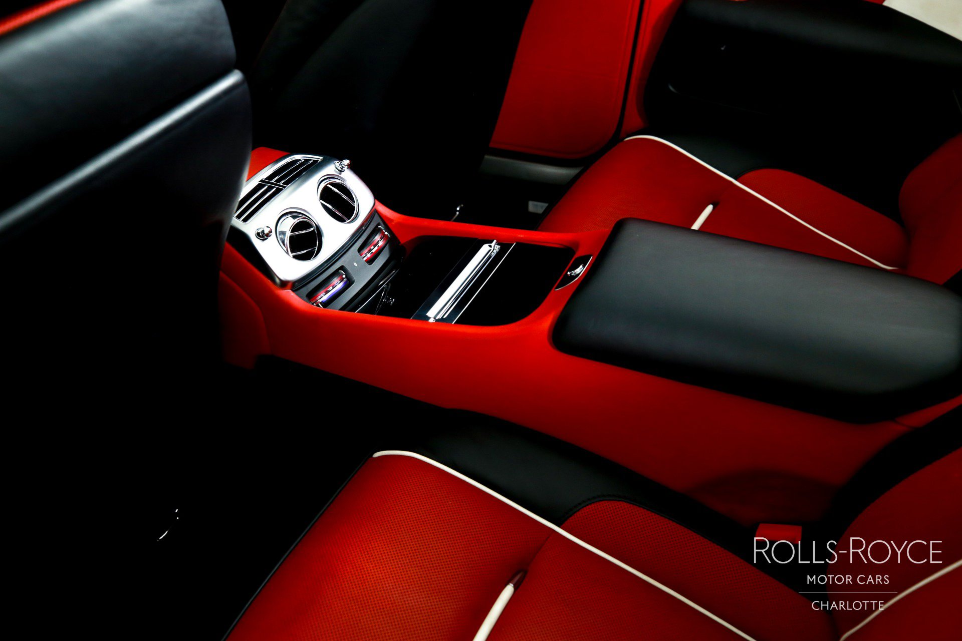 Used 2019 Rolls-Royce Dawn image 18