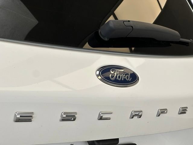 Used 2020 Ford Escape Titanium AWD/4WD image 19