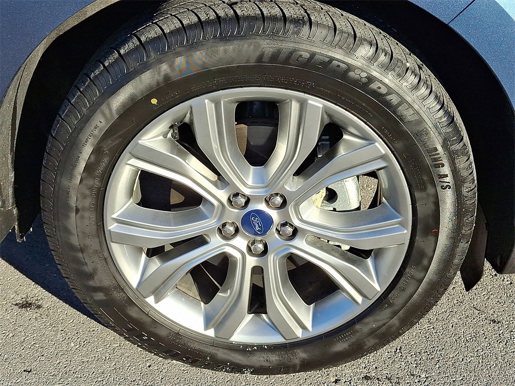 Used 2019 Ford Edge Titanium w/ Equipment Group 301A image 11