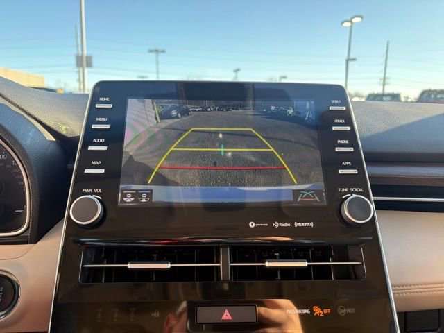 Used 2021 Toyota Avalon XLE image 5