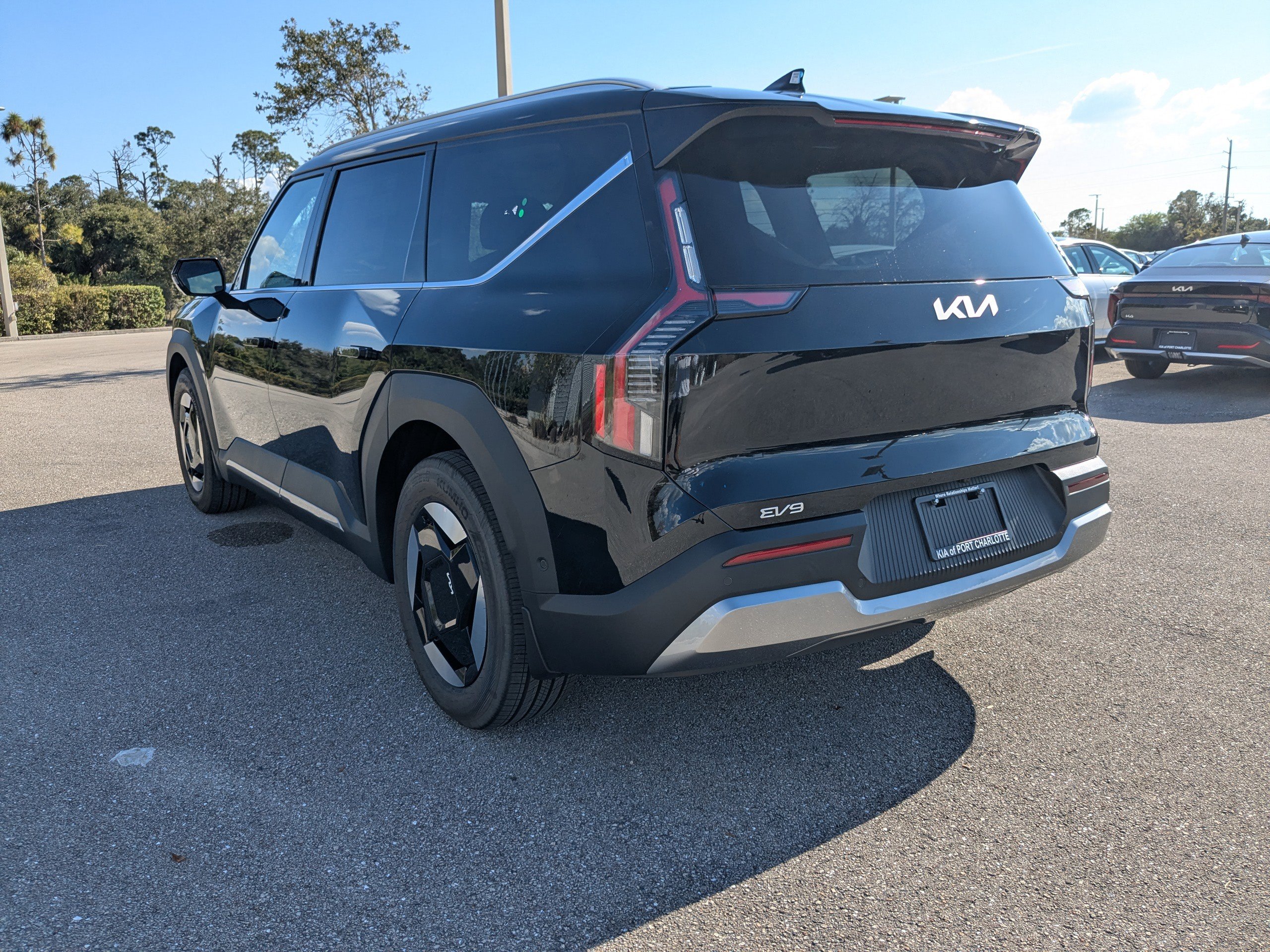 New 2026 Kia EV9 Wind image 7