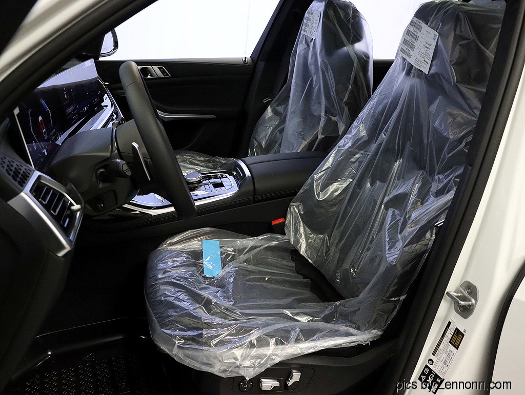 Used 2026 BMW X7 xDrive40i w/ M Sport Package image 10