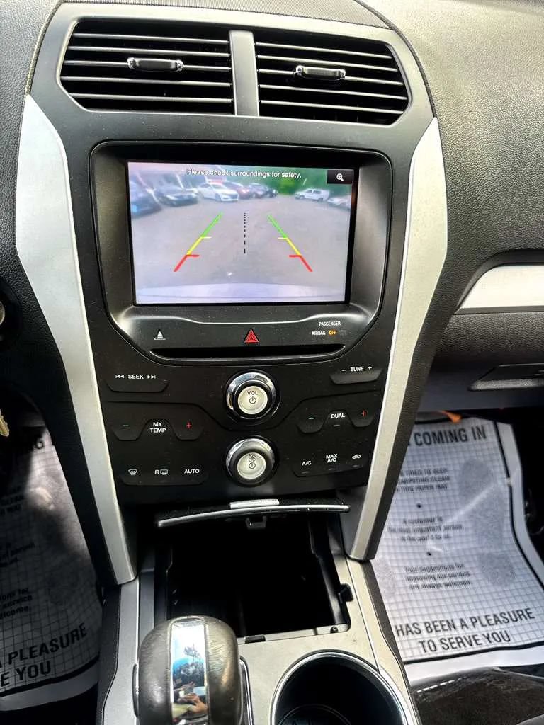 Used 2014 Ford Explorer XLT w/ Equipment Group 202A AWD/4WD image 20