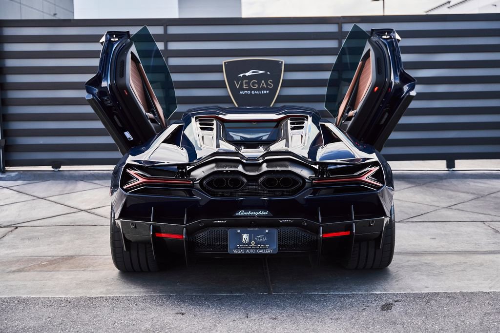 Used 2025 Lamborghini Revuelto AWD/4WD image 33