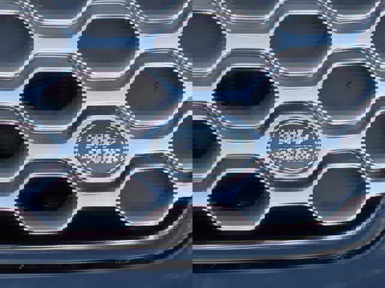 Used 2024 Land Rover Discovery Metropolitan Edition image 11