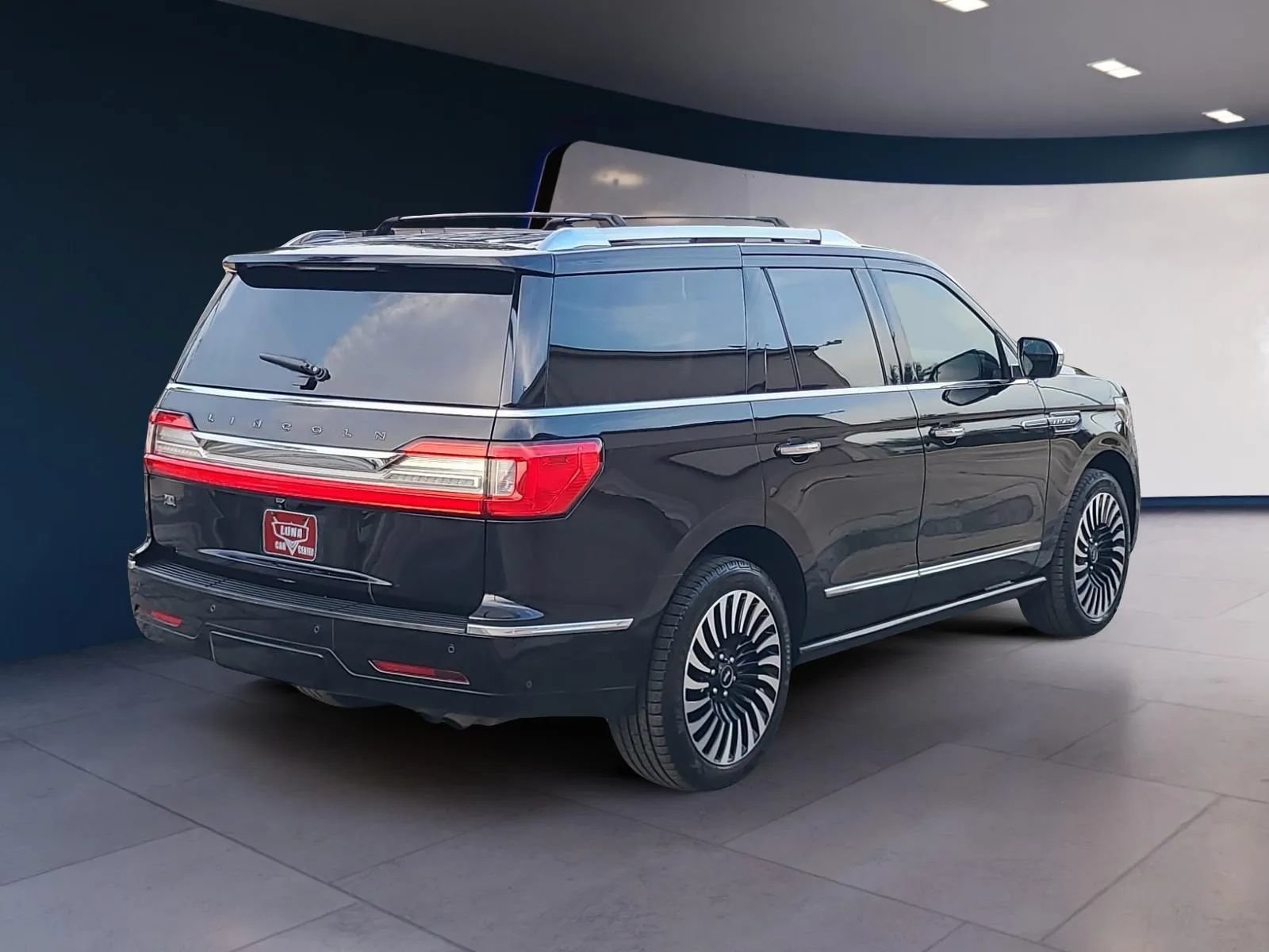 Used 2019 Lincoln Navigator Black Label w/ Cargo Package AWD/4WD image 5