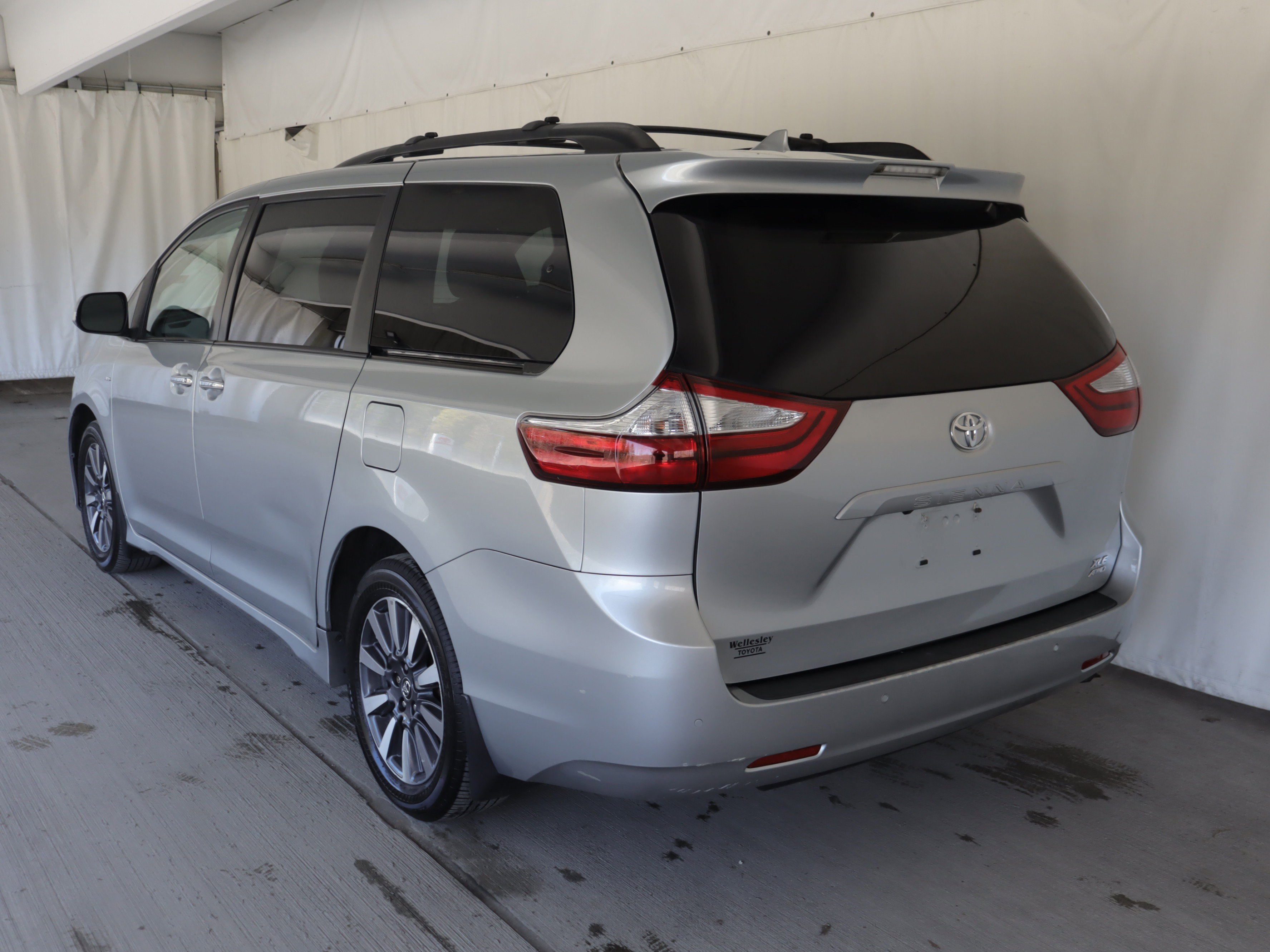 Used 2019 Toyota Sienna XLE w/ XLE Navigation Package AWD/4WD image 26
